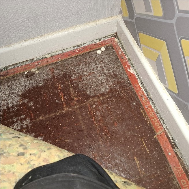 floor tiles bitumen adhesive